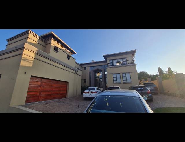 4 BEDROOM GOLF ESTATE FOR SALE IN BLUE VALLEY GOLF ESTATE
